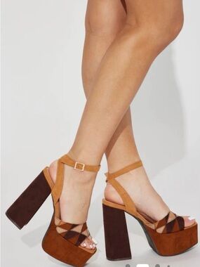 Womens Tan Brown Geometric Platform Sandals